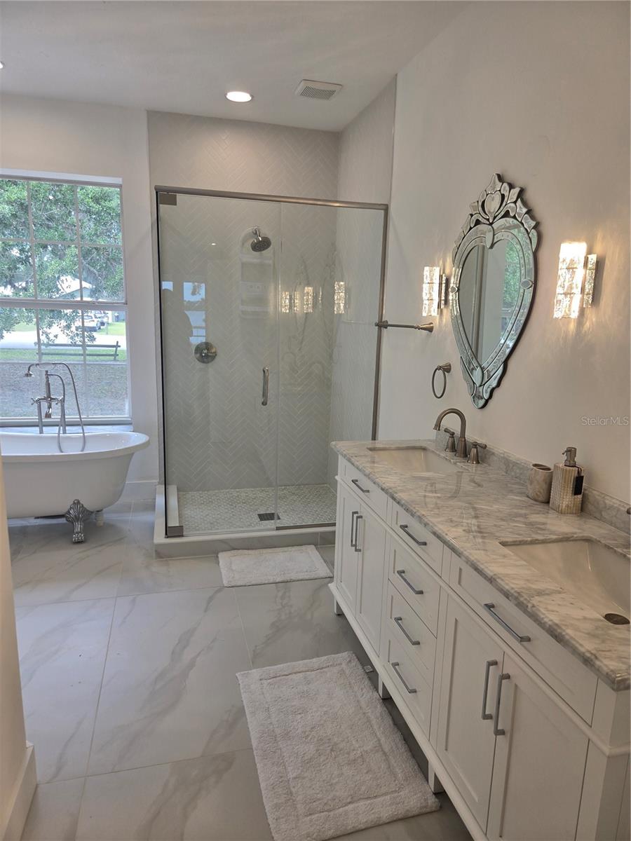 560 Eden Dr Property Photo 13