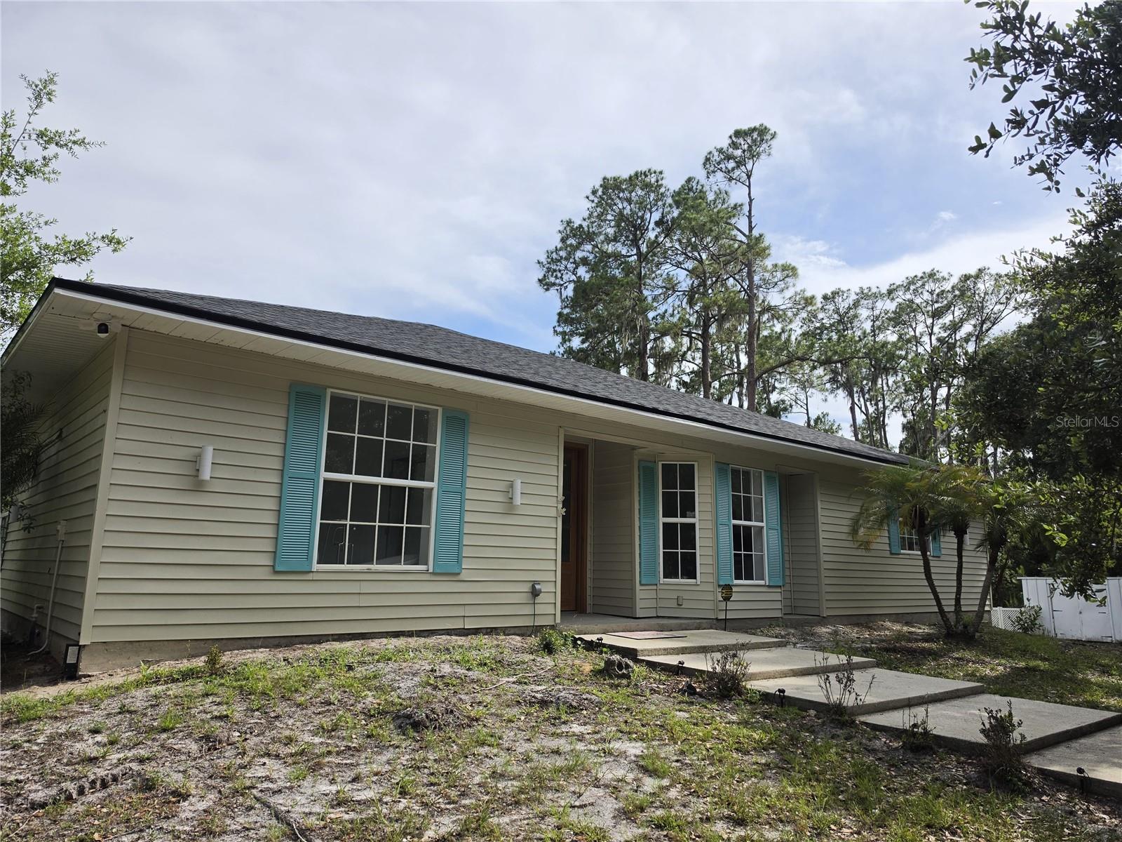 560 Eden Dr Property Photo 24