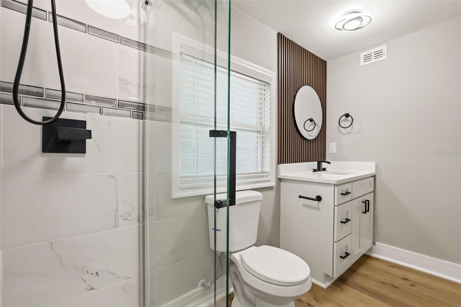 15 E Laurel St Property Photo 36