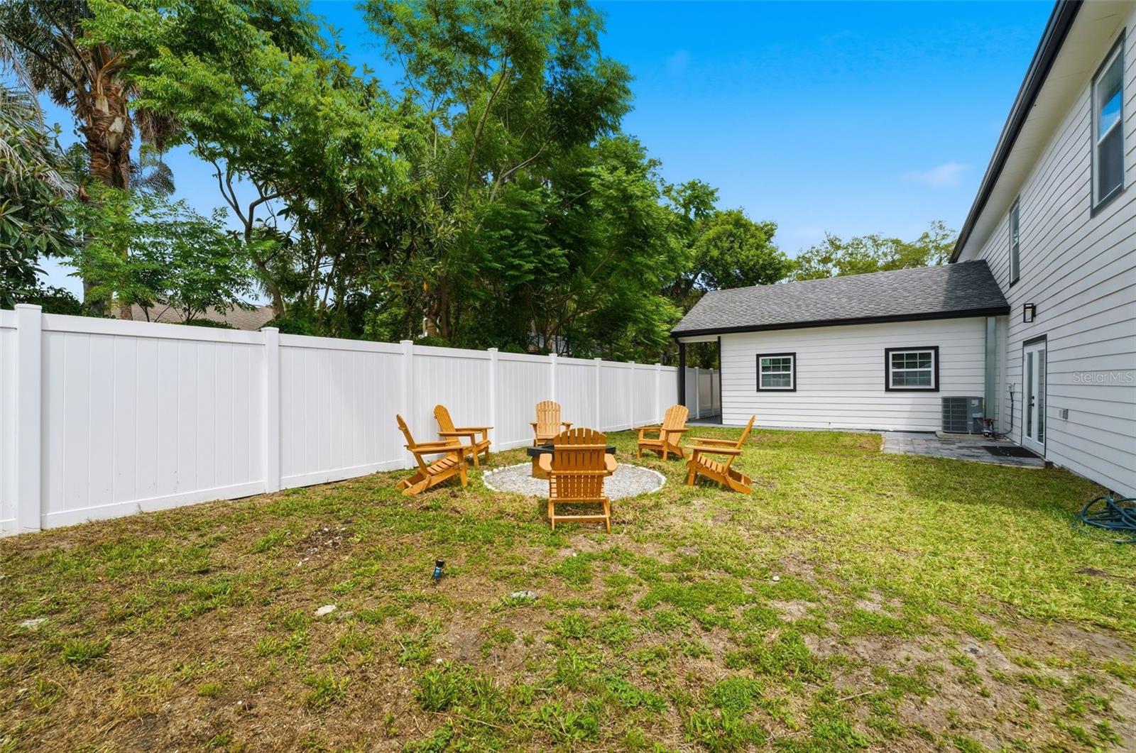 15 E Laurel St Property Photo 53