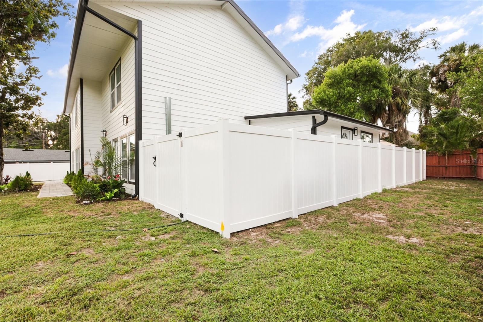 15 E Laurel St Property Photo 55