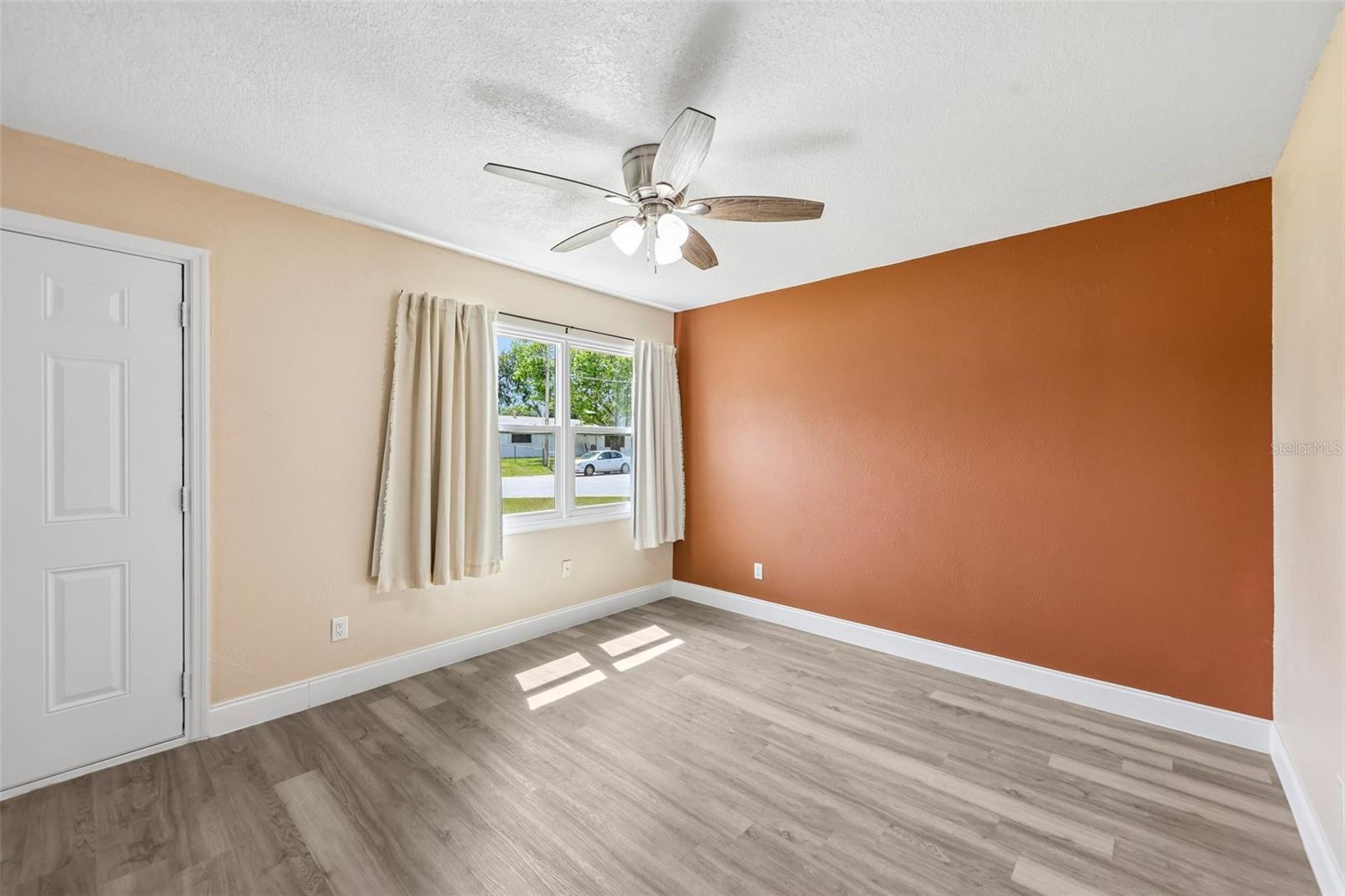 668 Barbuda Way Property Photo 5