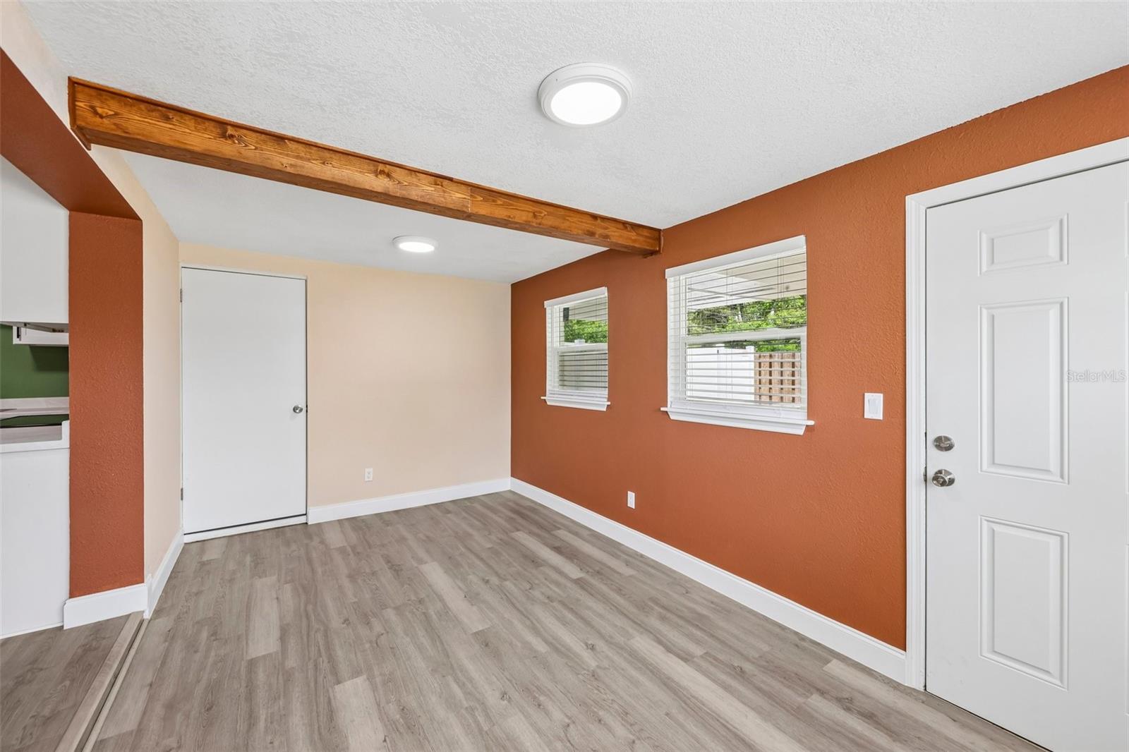 668 Barbuda Way Property Photo 13