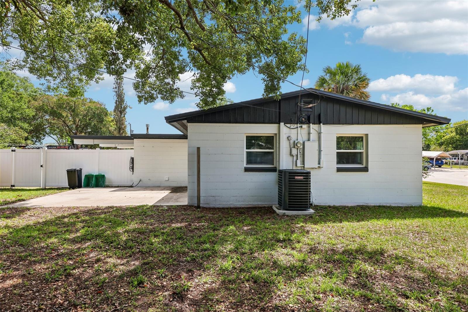 668 Barbuda Way Property Photo 22