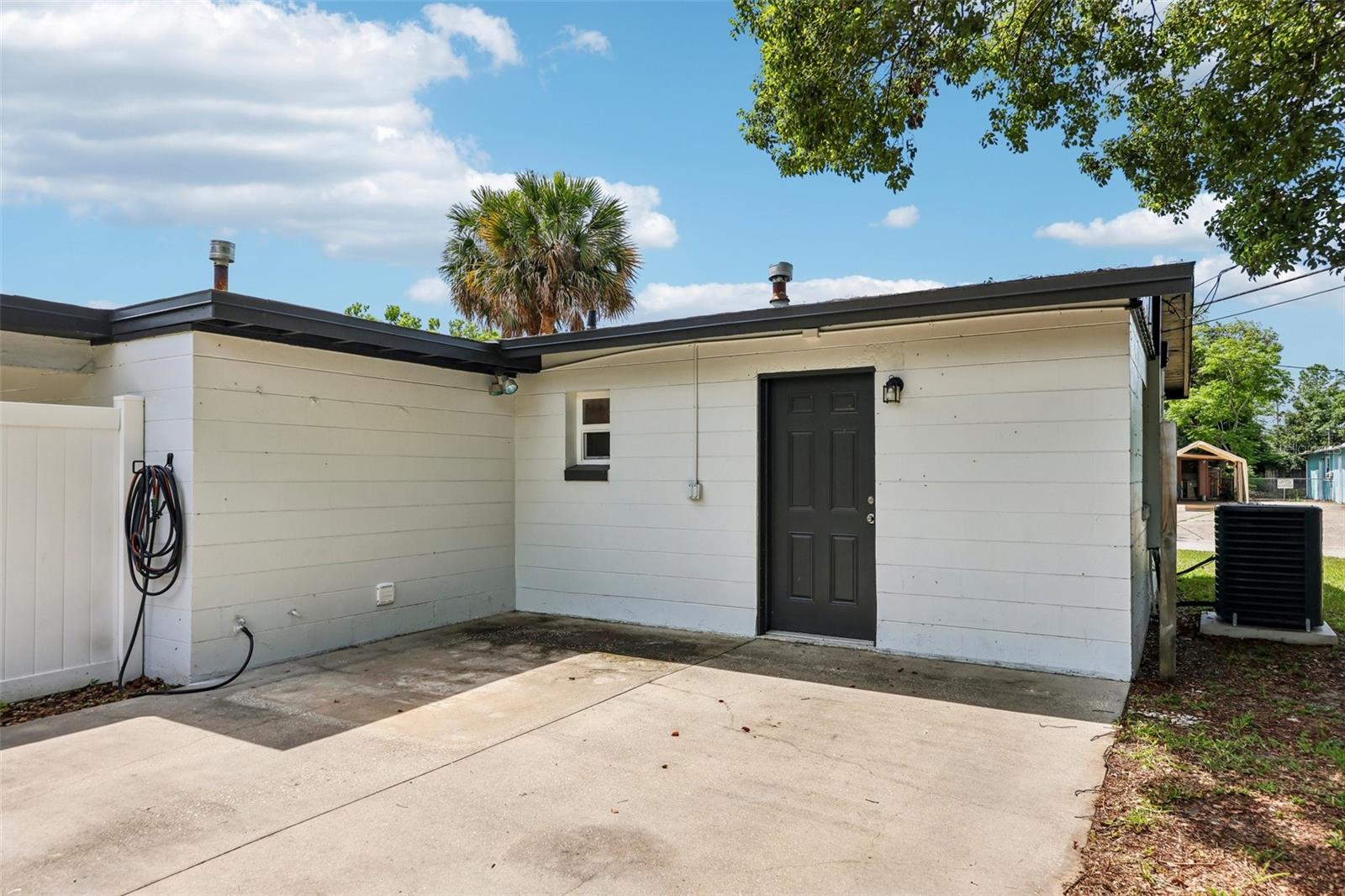 668 Barbuda Way Property Photo 24