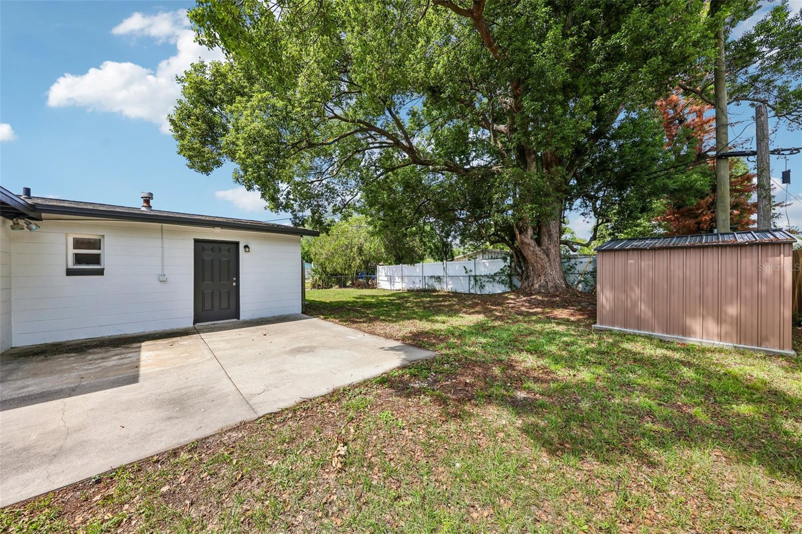 668 Barbuda Way Property Photo 25