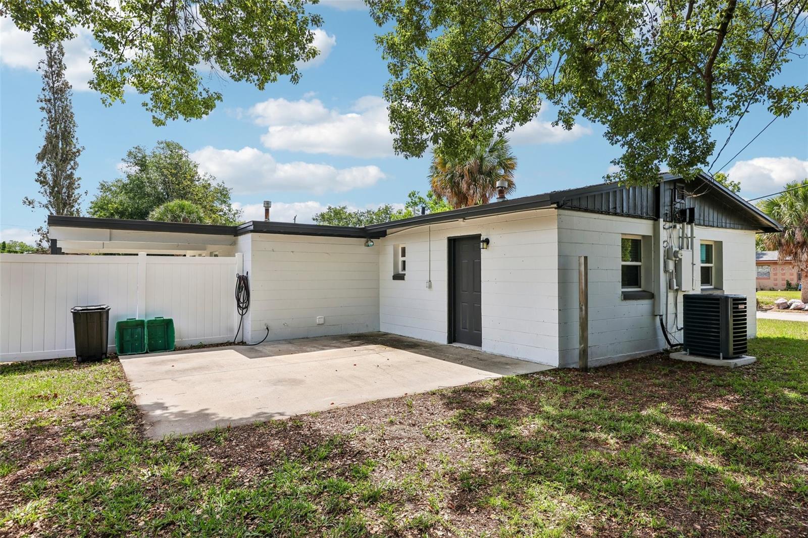 668 Barbuda Way Property Photo 26