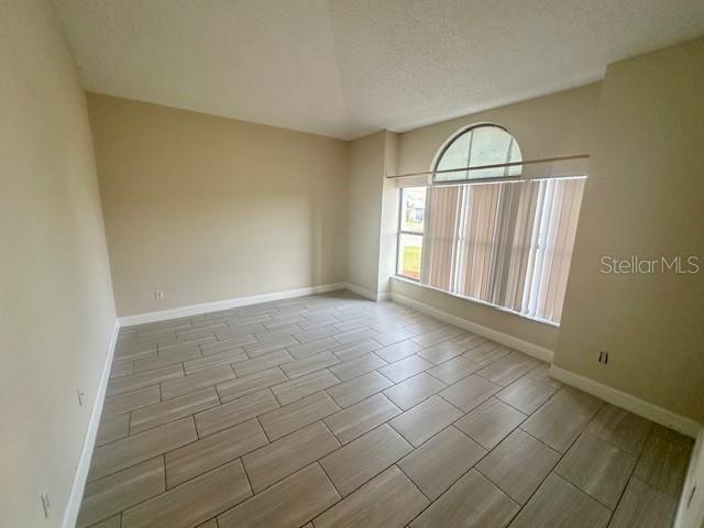 12686 Newfield Dr Property Photo 10