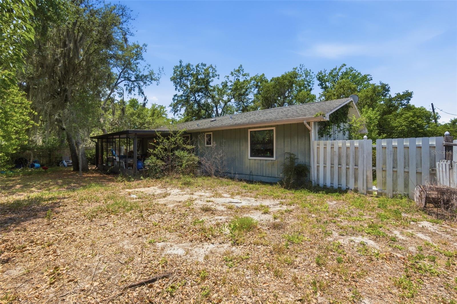 35724 Dawn Dr Property Photo 3