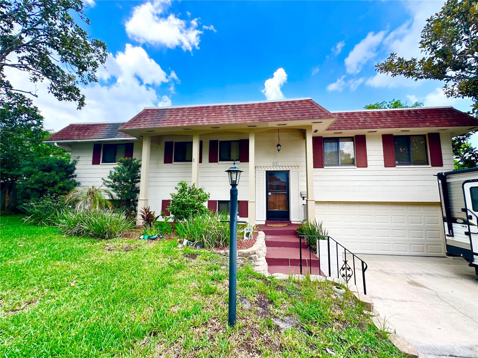 1511 GLASTONBERRY RD