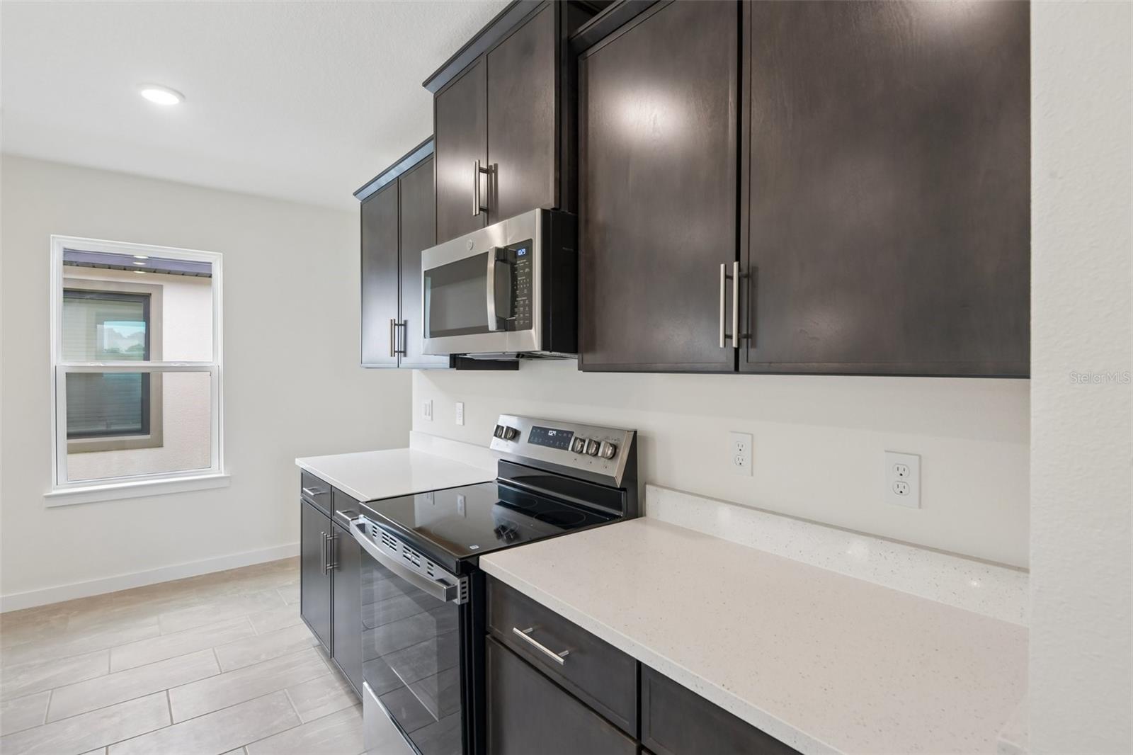 3346 Cup Dr Property Photo 6