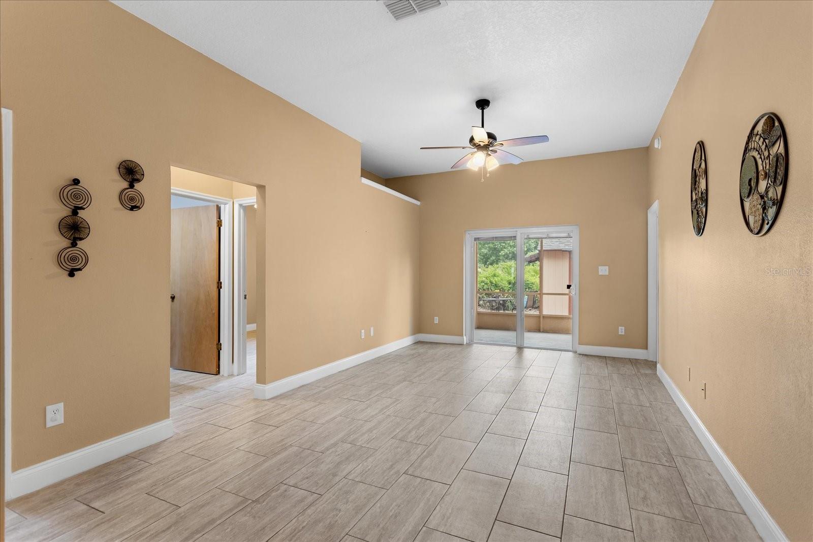 1111 Twin Rivers Blvd Property Photo 12