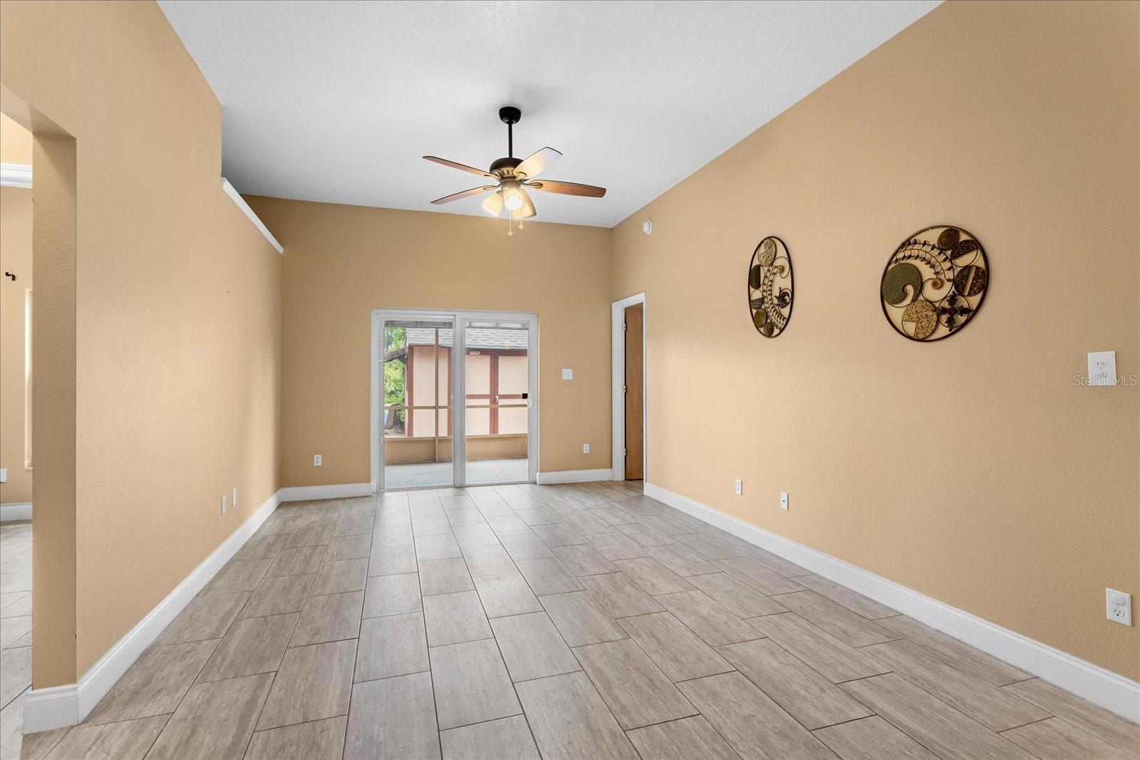 1111 Twin Rivers Blvd Property Photo 14