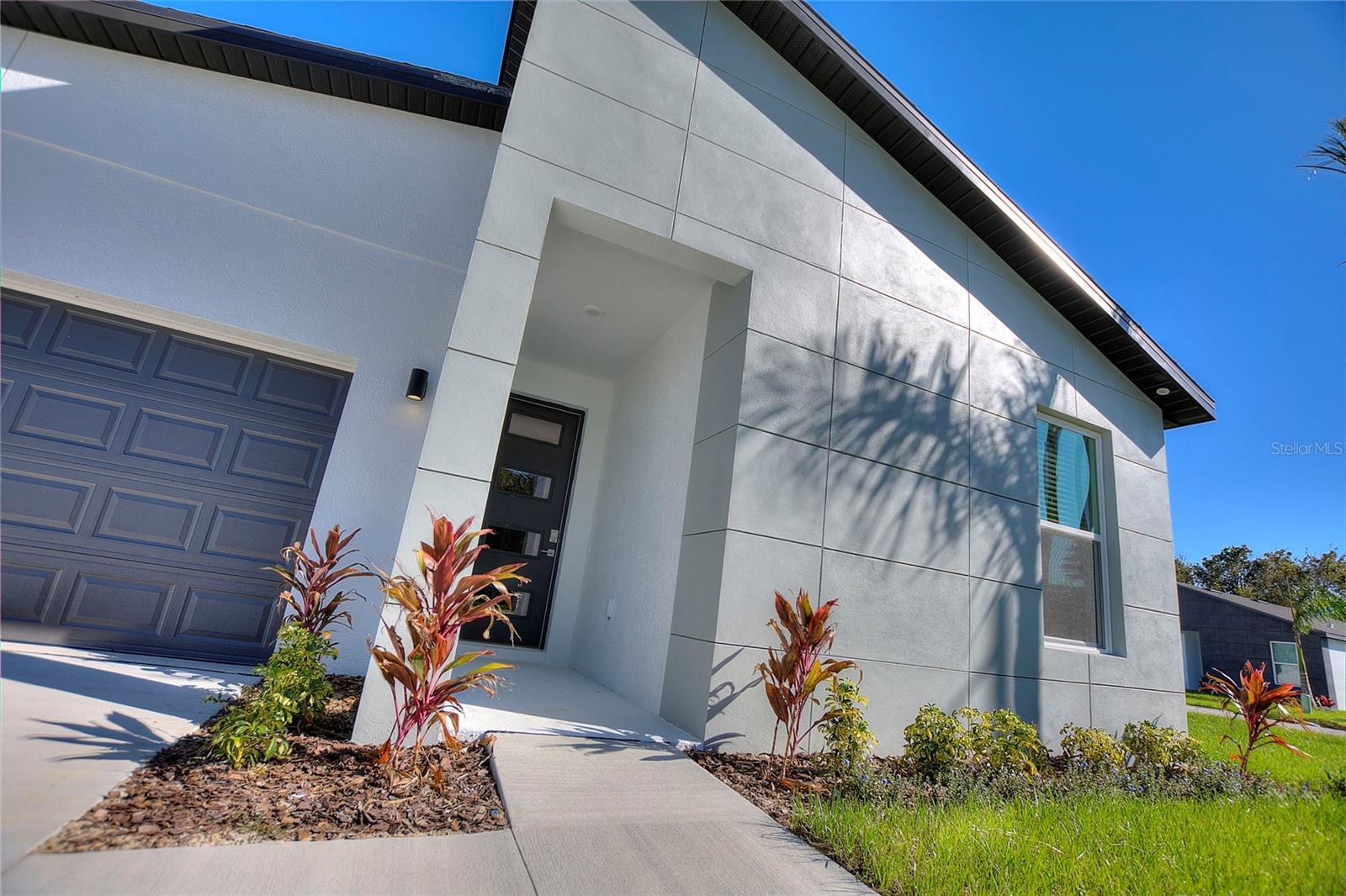 330 Royal Palm Way Property Photo 4