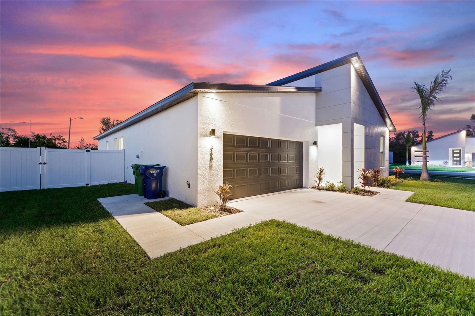 330 Royal Palm Way Property Photo 6