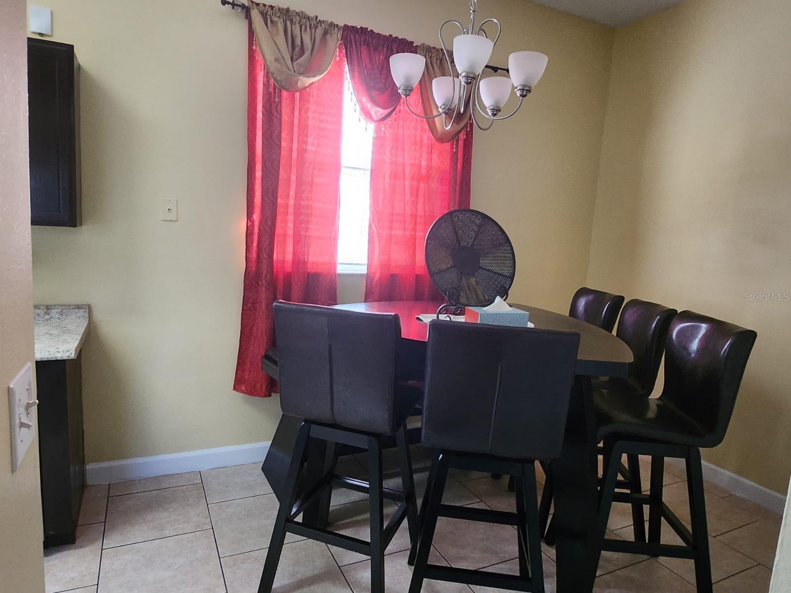 12210 Hatfield Ct Property Photo 5