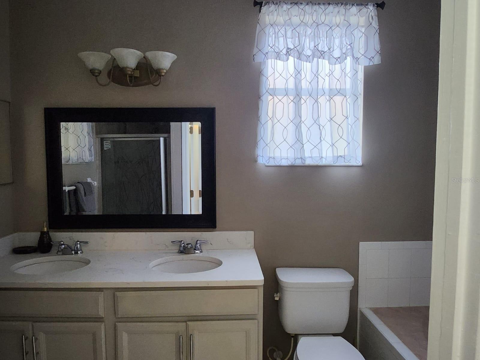 12210 Hatfield Ct Property Photo 9