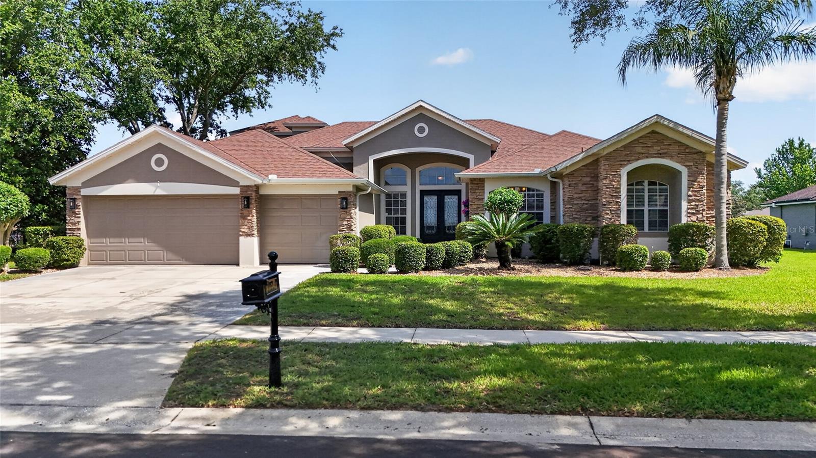10354 OAKVIEW POINTE TER Property Photo 1