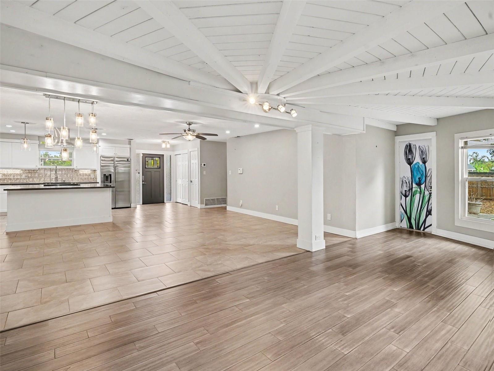 2746 Hibiscus St Property Photo 6