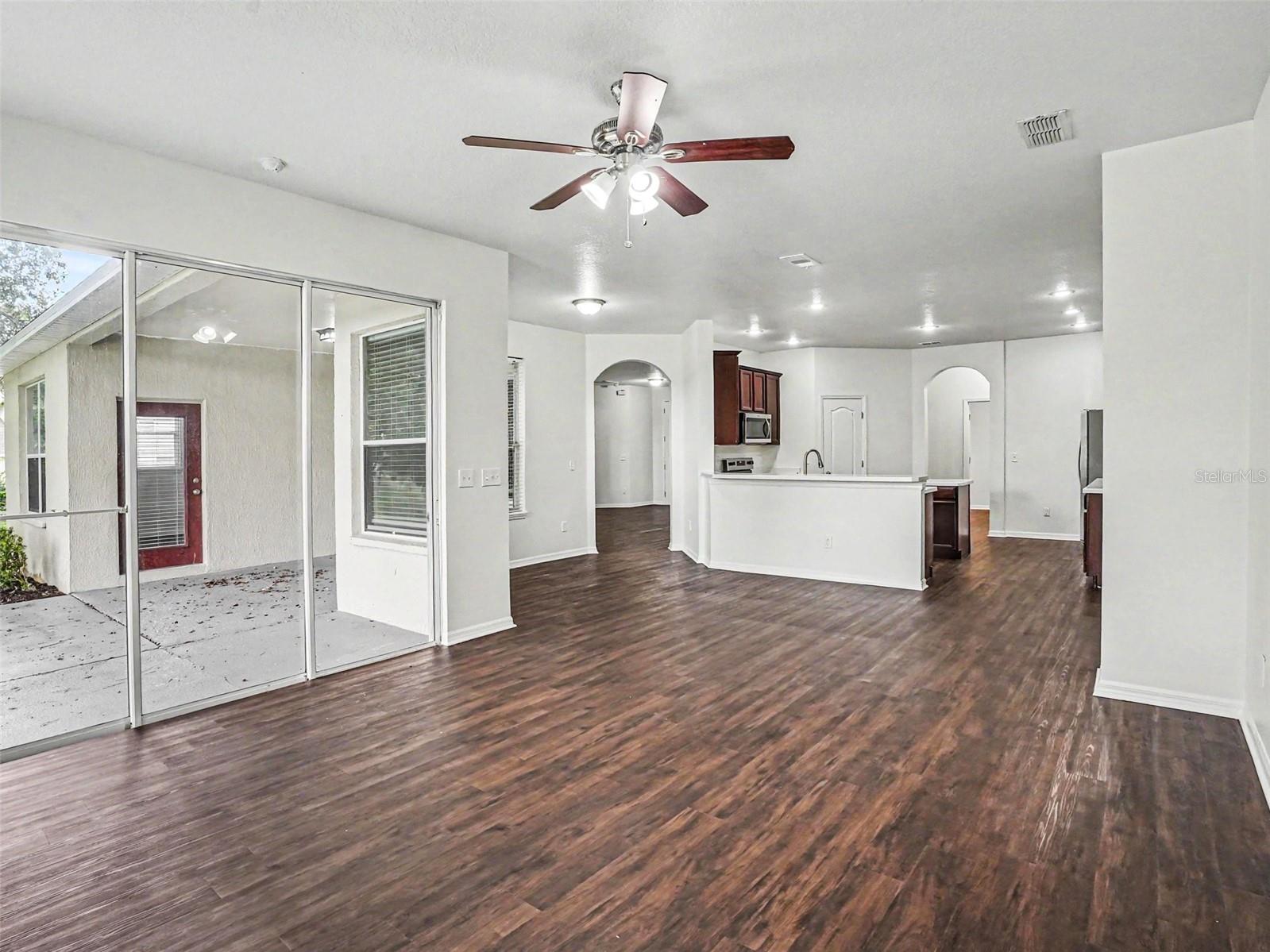 526 Azalea Bloom Dr Property Photo 4
