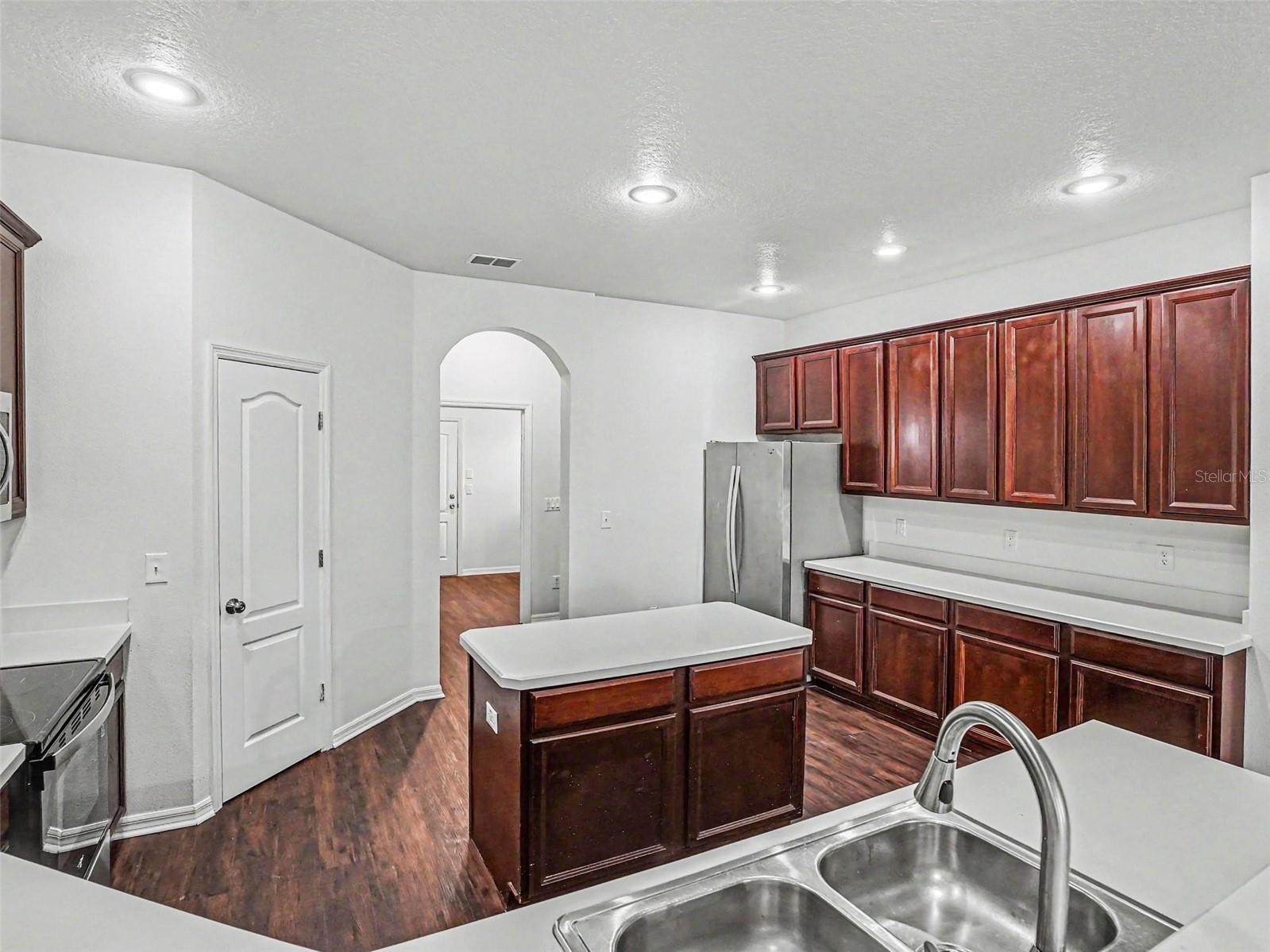 526 Azalea Bloom Dr Property Photo 7