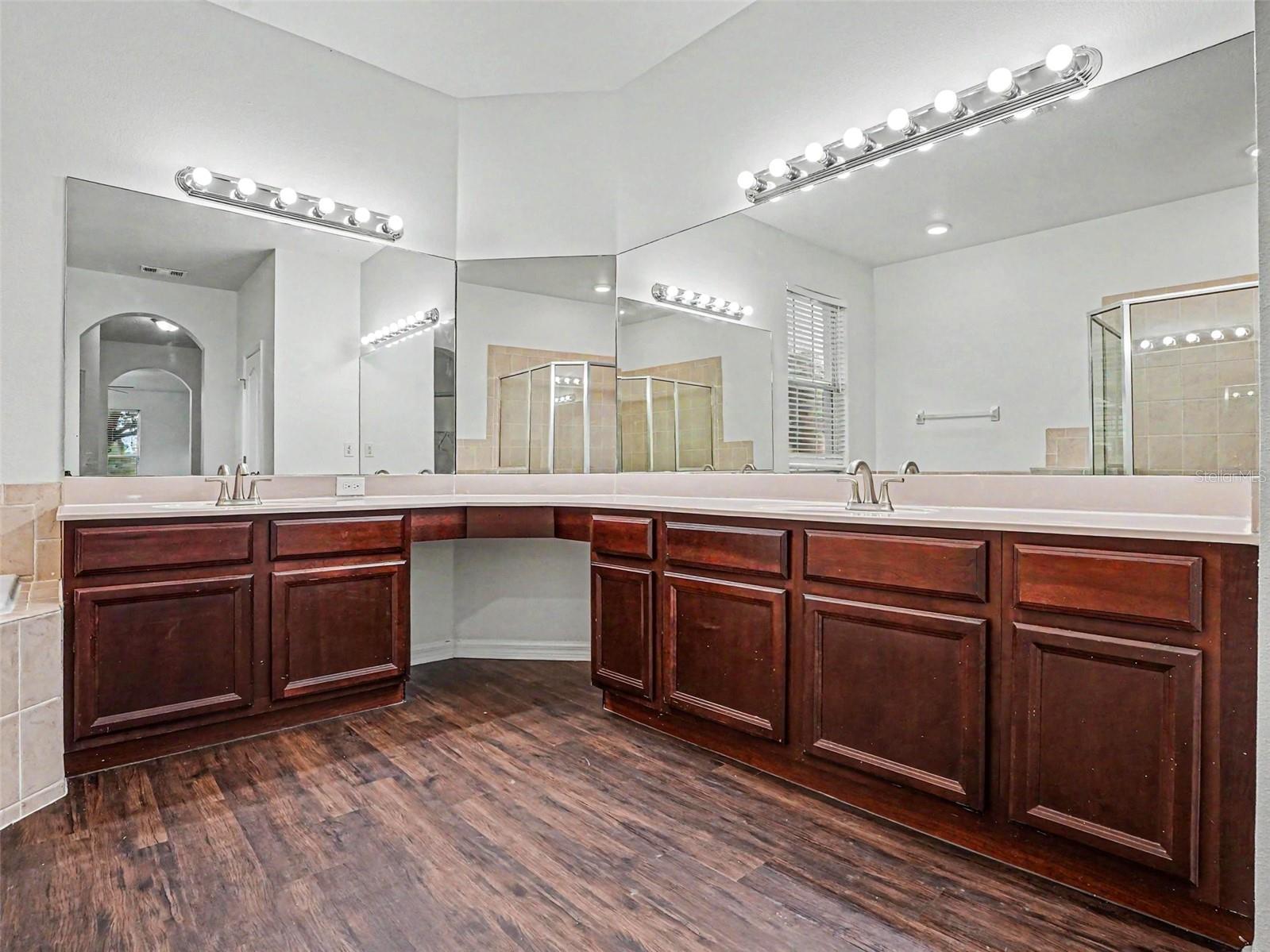 526 Azalea Bloom Dr Property Photo 21