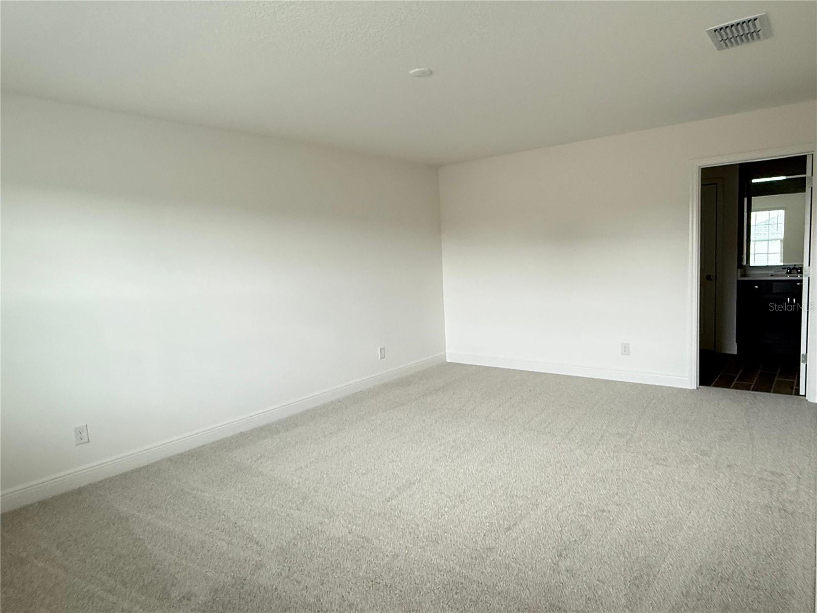 7950 Syracuse Dr Property Photo 10