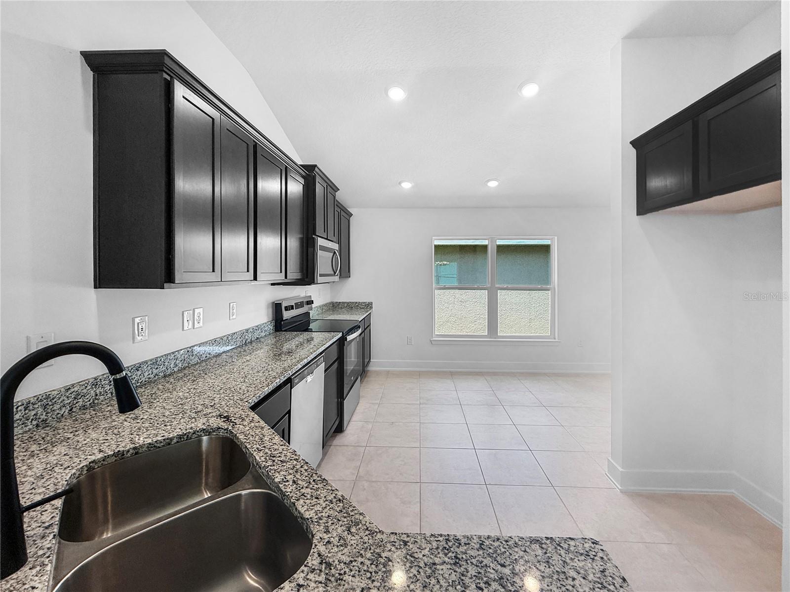 7612 Bent Tree Loop Property Photo 4