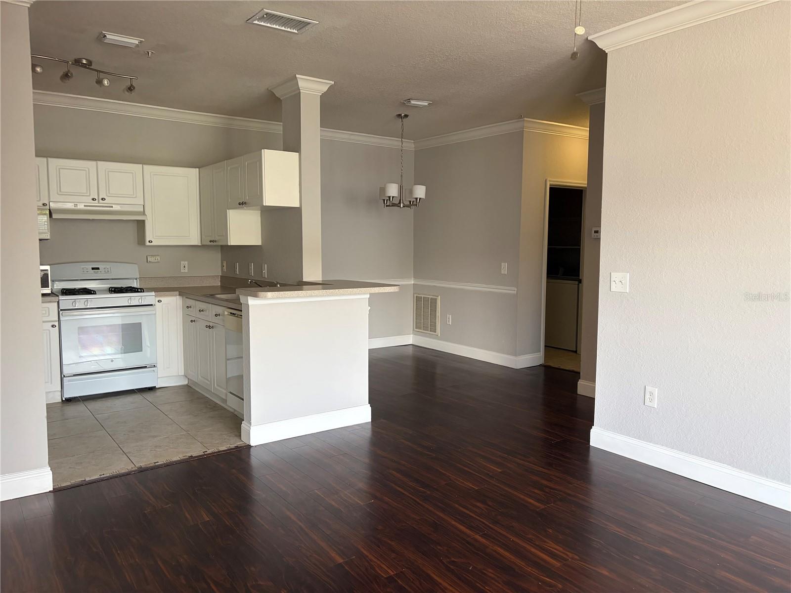 3325 S Kirkman Rd #423 Property Photo 3