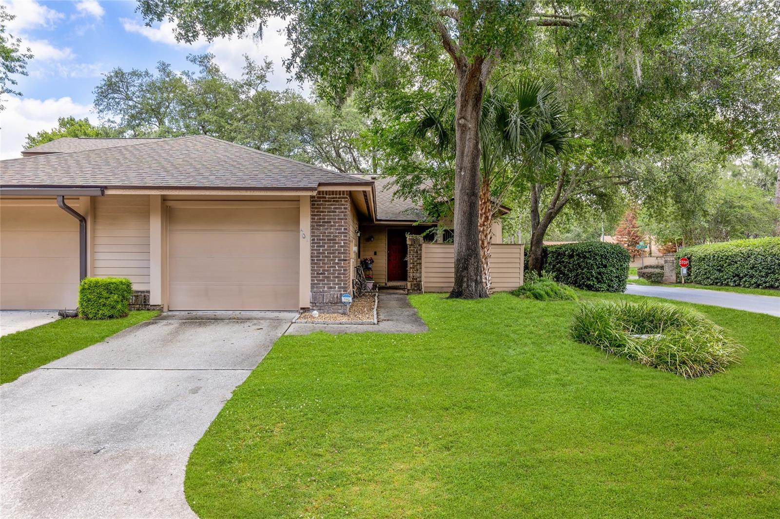 601 Albany Ct Property Photo 1