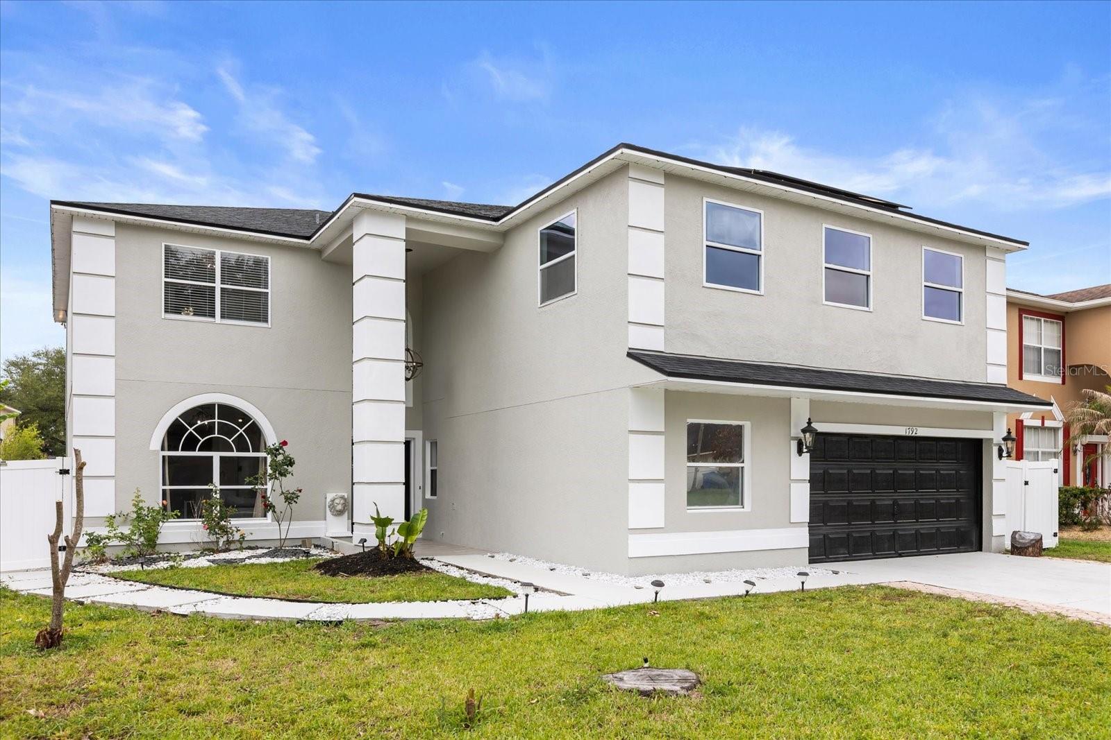 1792 Glenhaven Cir Property Photo 2