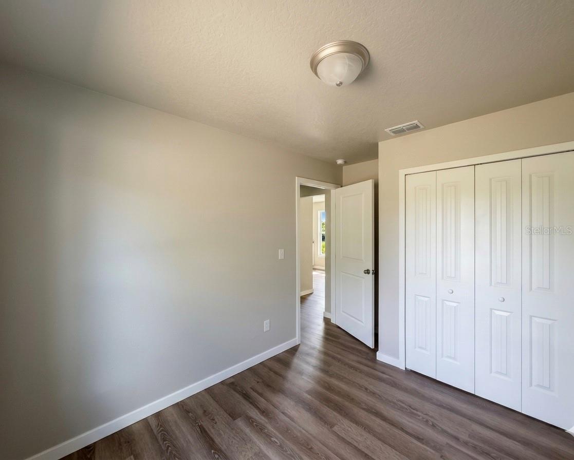 343 N Main Ave Property Photo 5