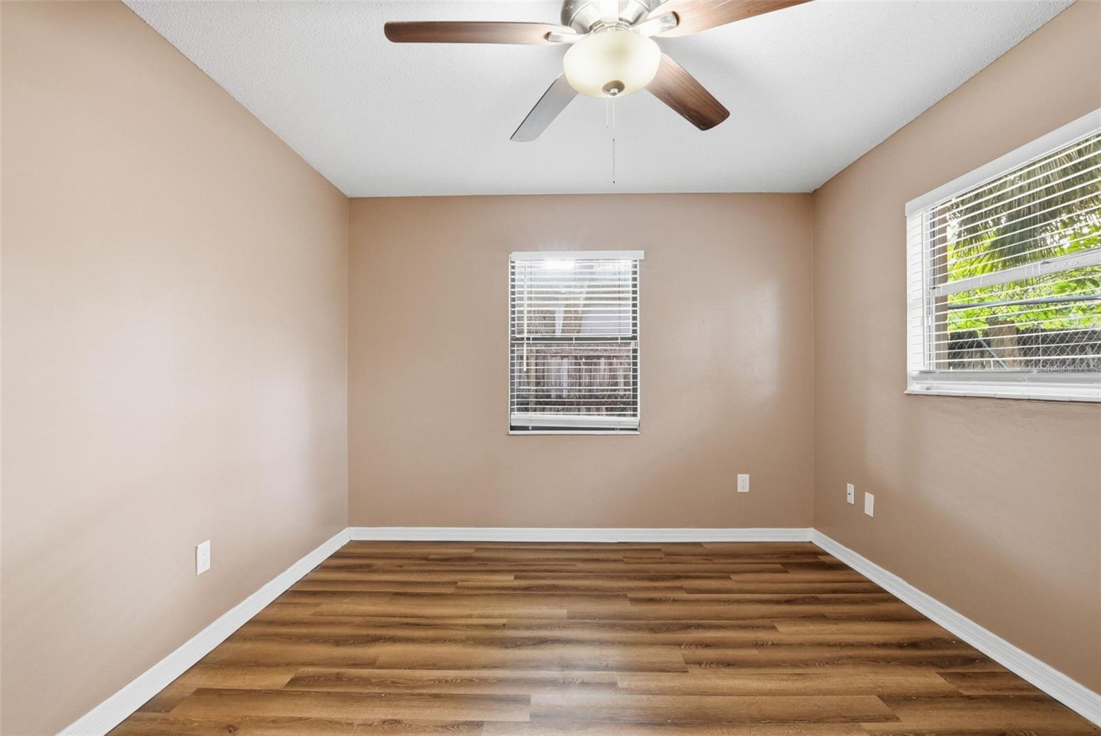 5103 Liming Ave Property Photo 11