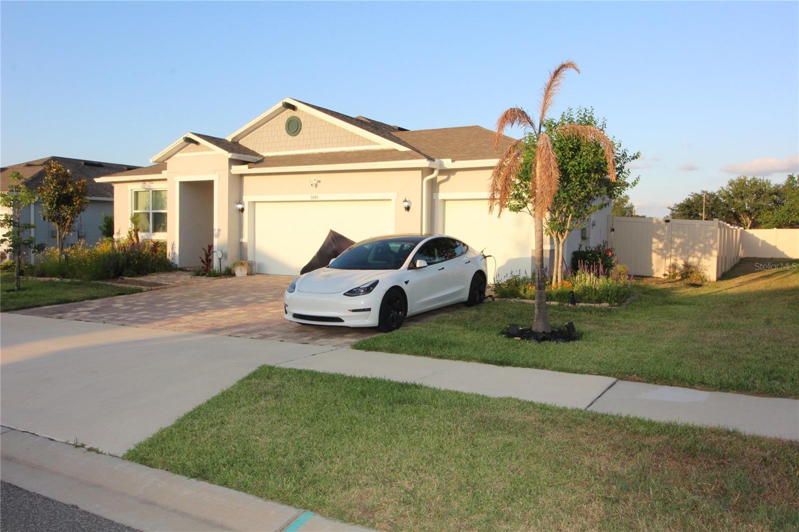 9449 Sanders Park Pl Property Photo 2