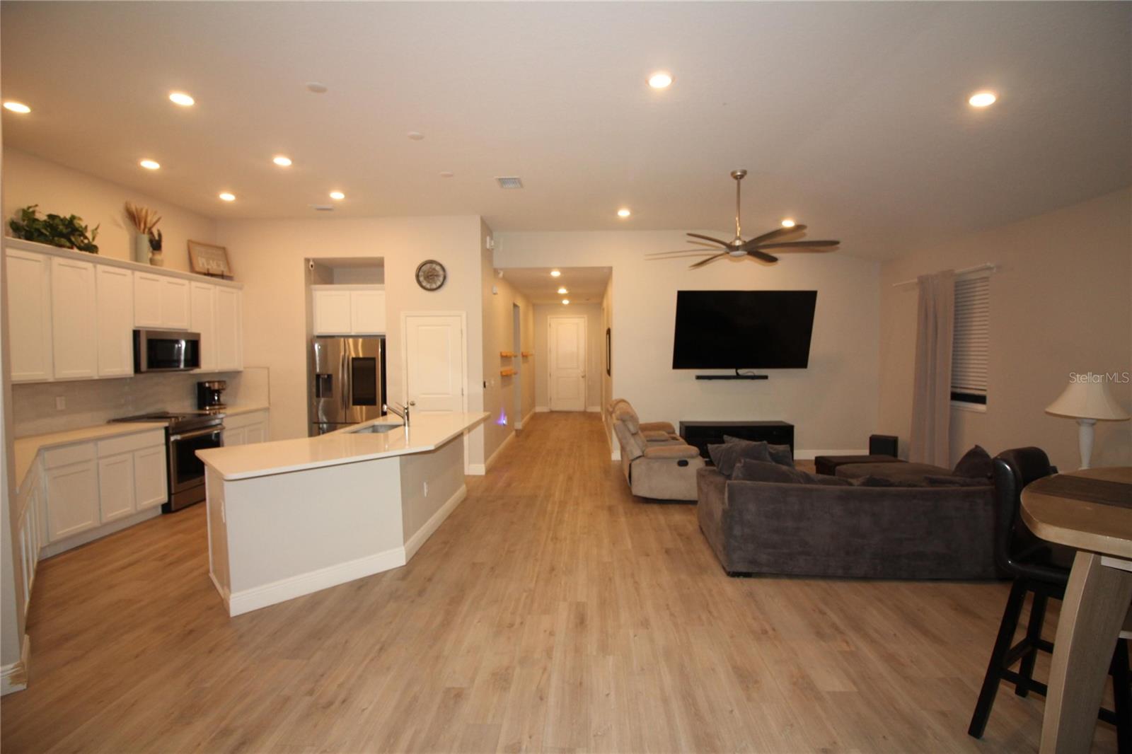 9449 Sanders Park Pl Property Photo 5
