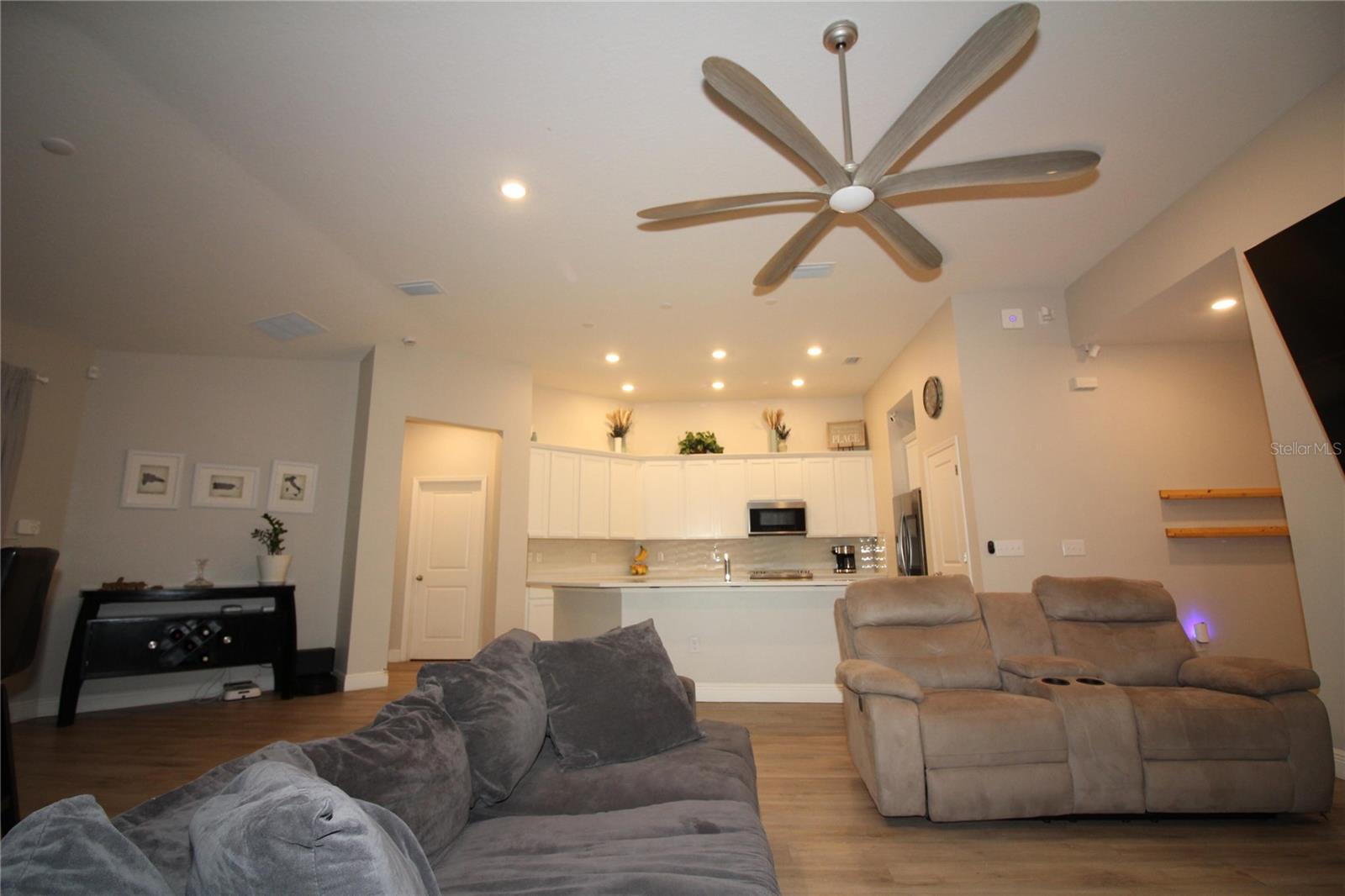 9449 Sanders Park Pl Property Photo 7