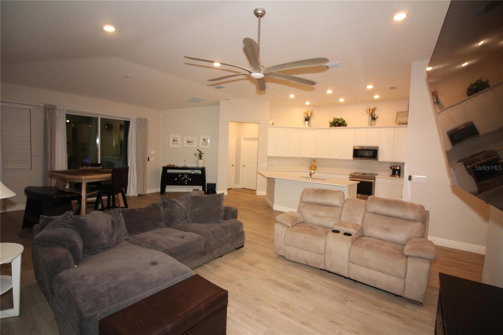 9449 Sanders Park Pl Property Photo 8
