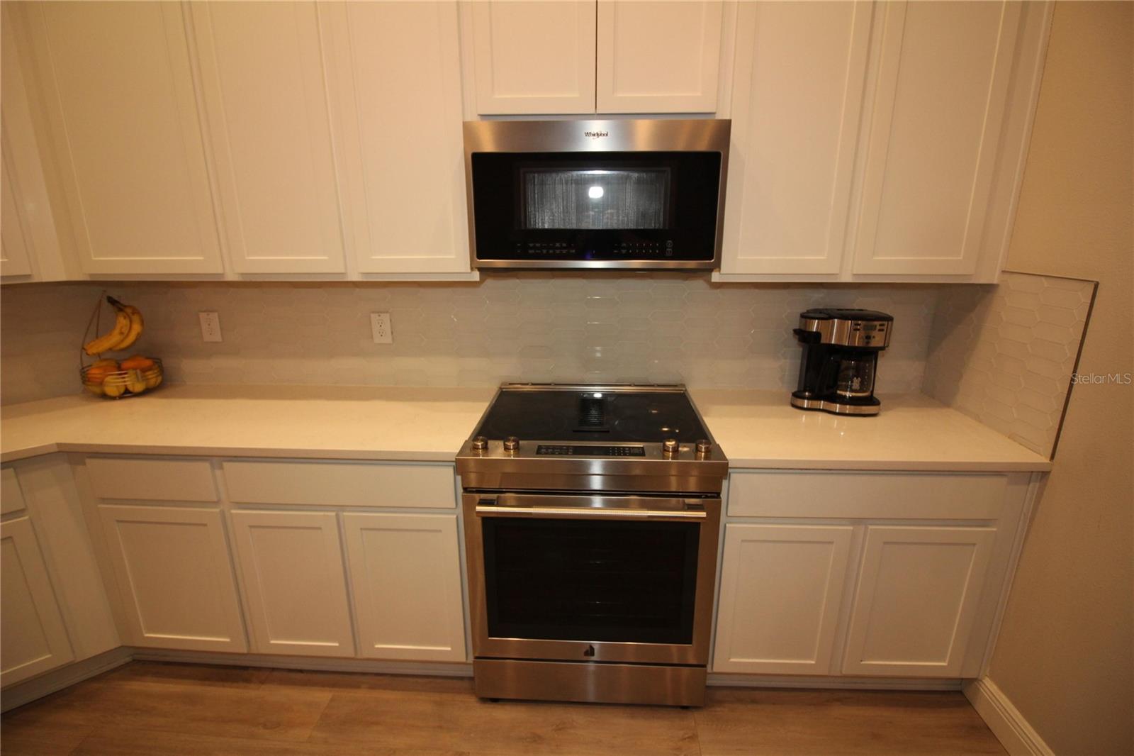 9449 Sanders Park Pl Property Photo 12