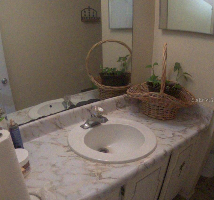 O6404894 Property Photo 4