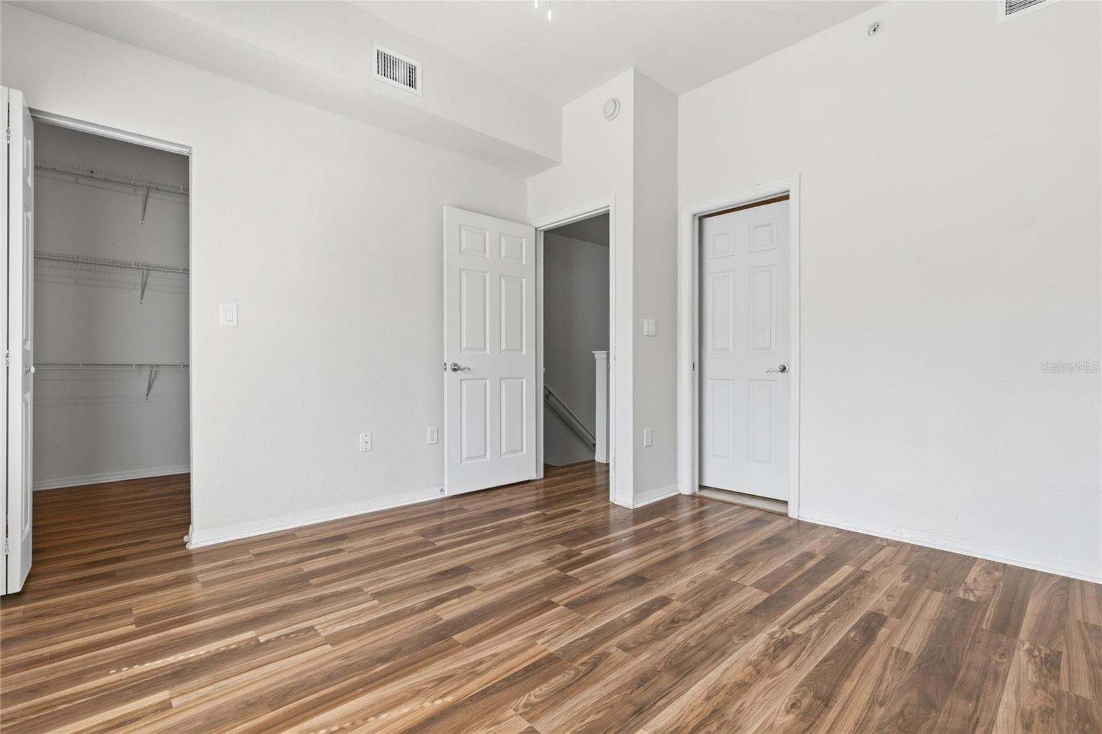 9875 Meadow Field Cir Property Photo 13