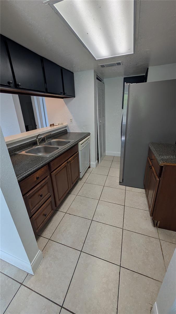 4028 Billingsgate Rd Property Photo 6