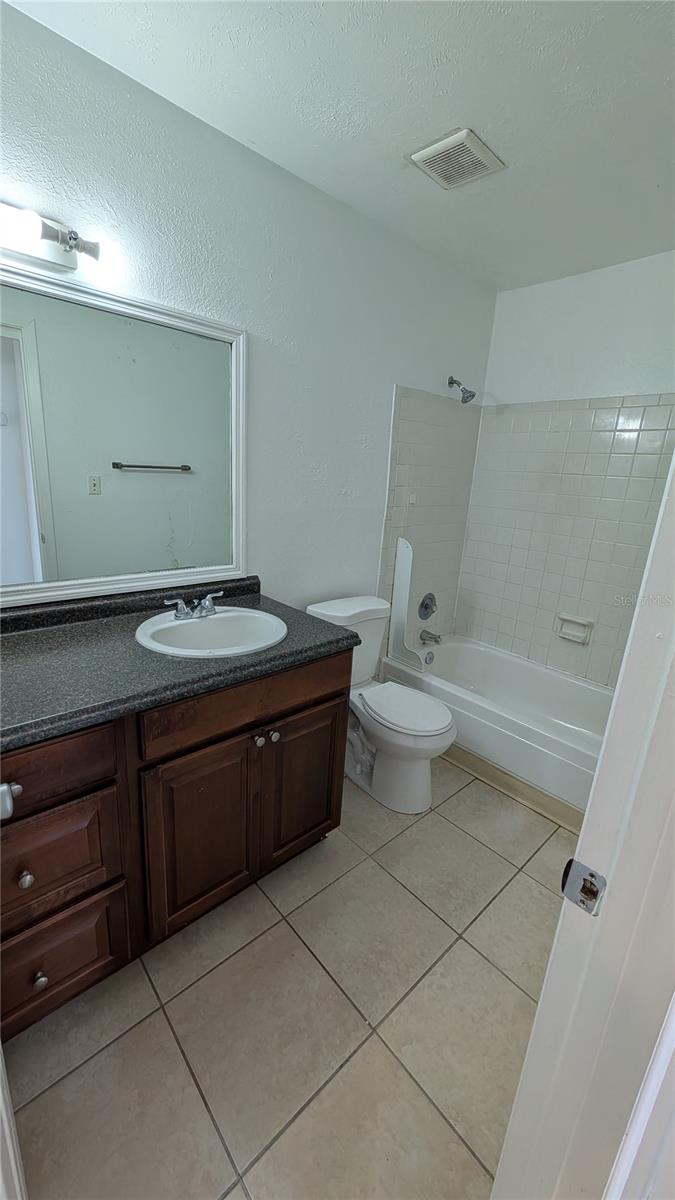 4028 Billingsgate Rd Property Photo 8