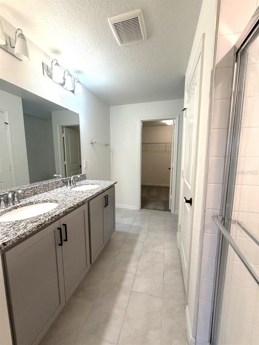925 Overpool Ave Property Photo 7