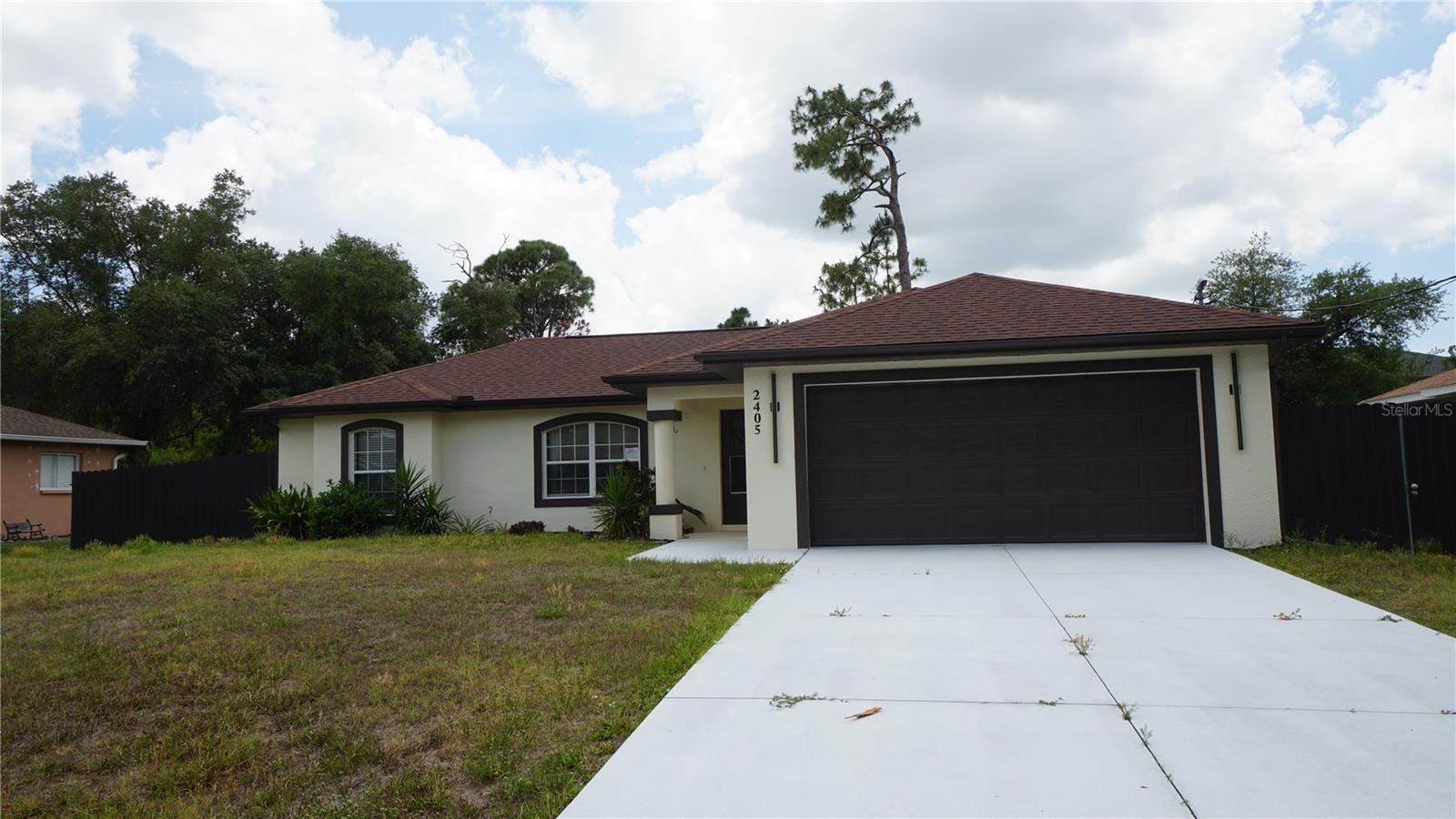 2405 MISTLETO LN Property Photo 1