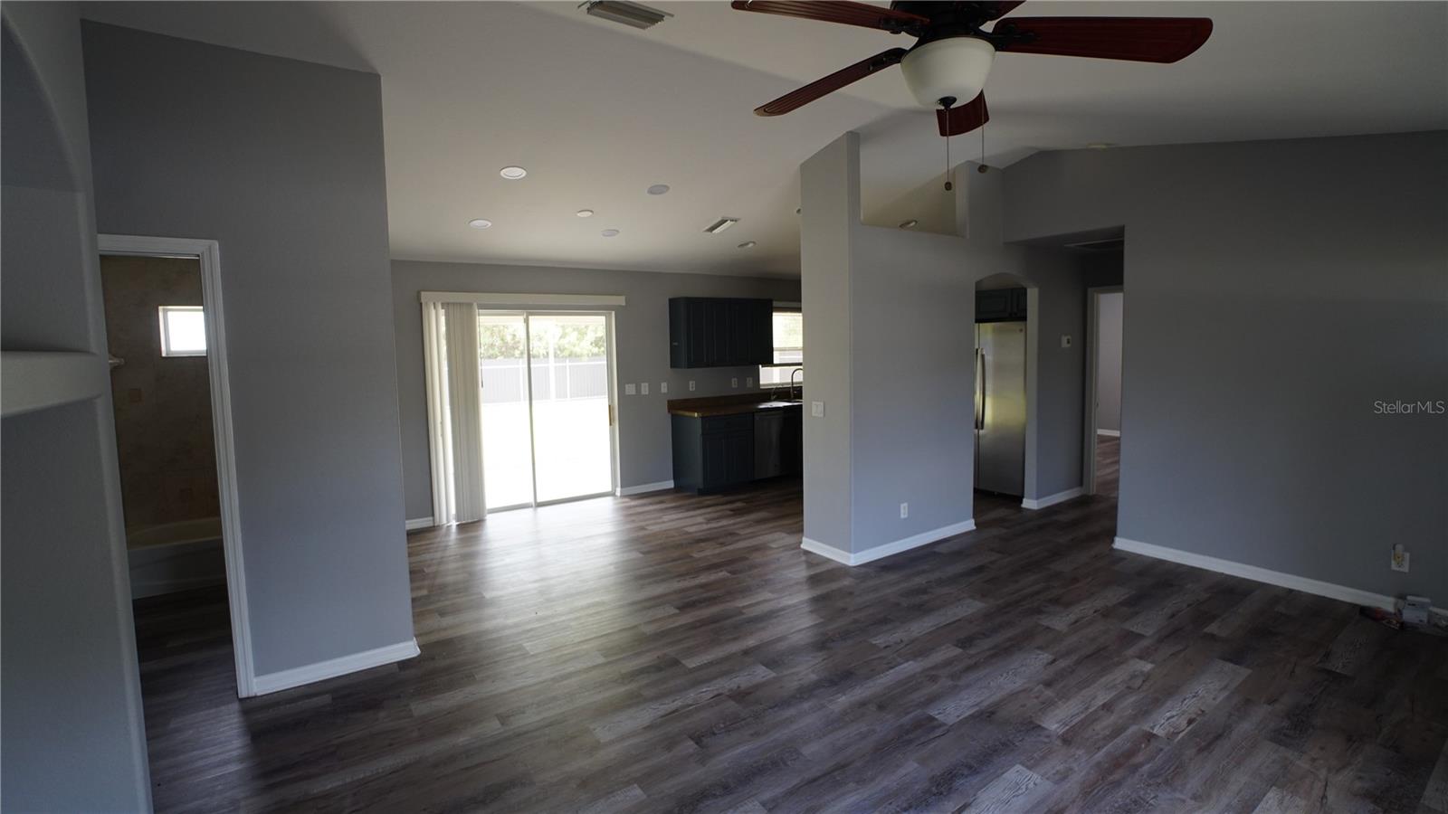 2405 Mistleto Ln Property Photo 3