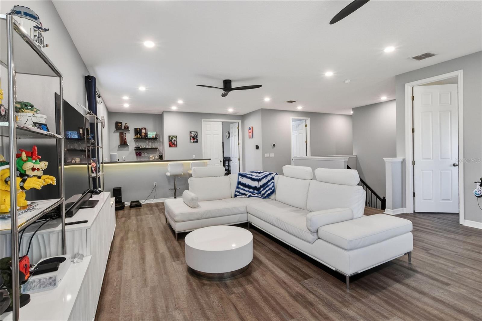 232 Magneta Loop Property Photo 8