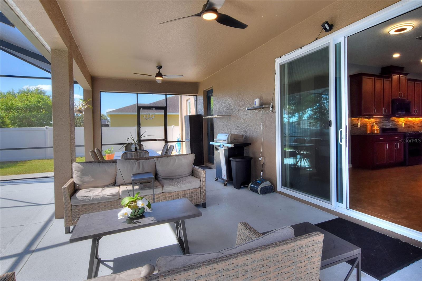 232 Magneta Loop Property Photo 71