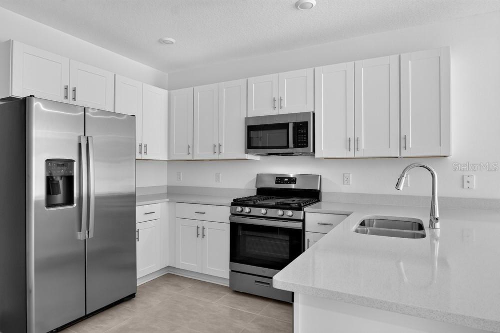 379 Cornerstone Dr Property Photo 5
