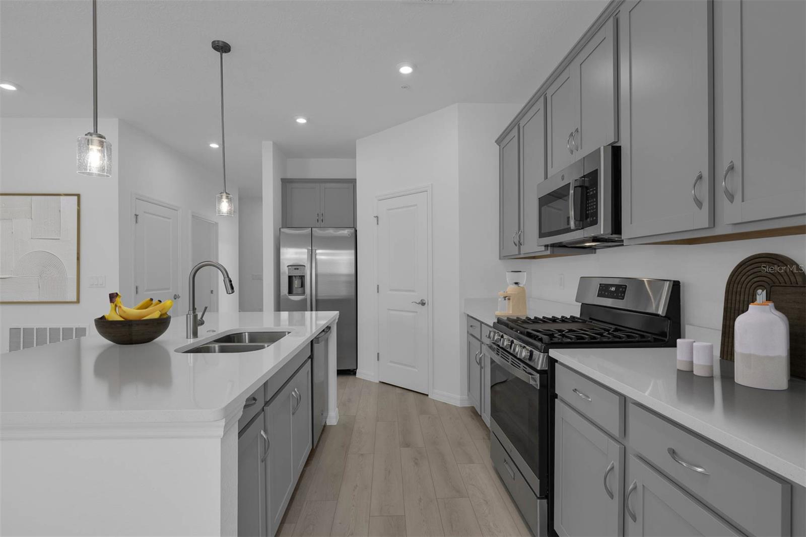 5742 Stockade Blvd Property Photo 8