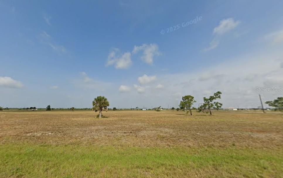 O6405184 Property Photo 2